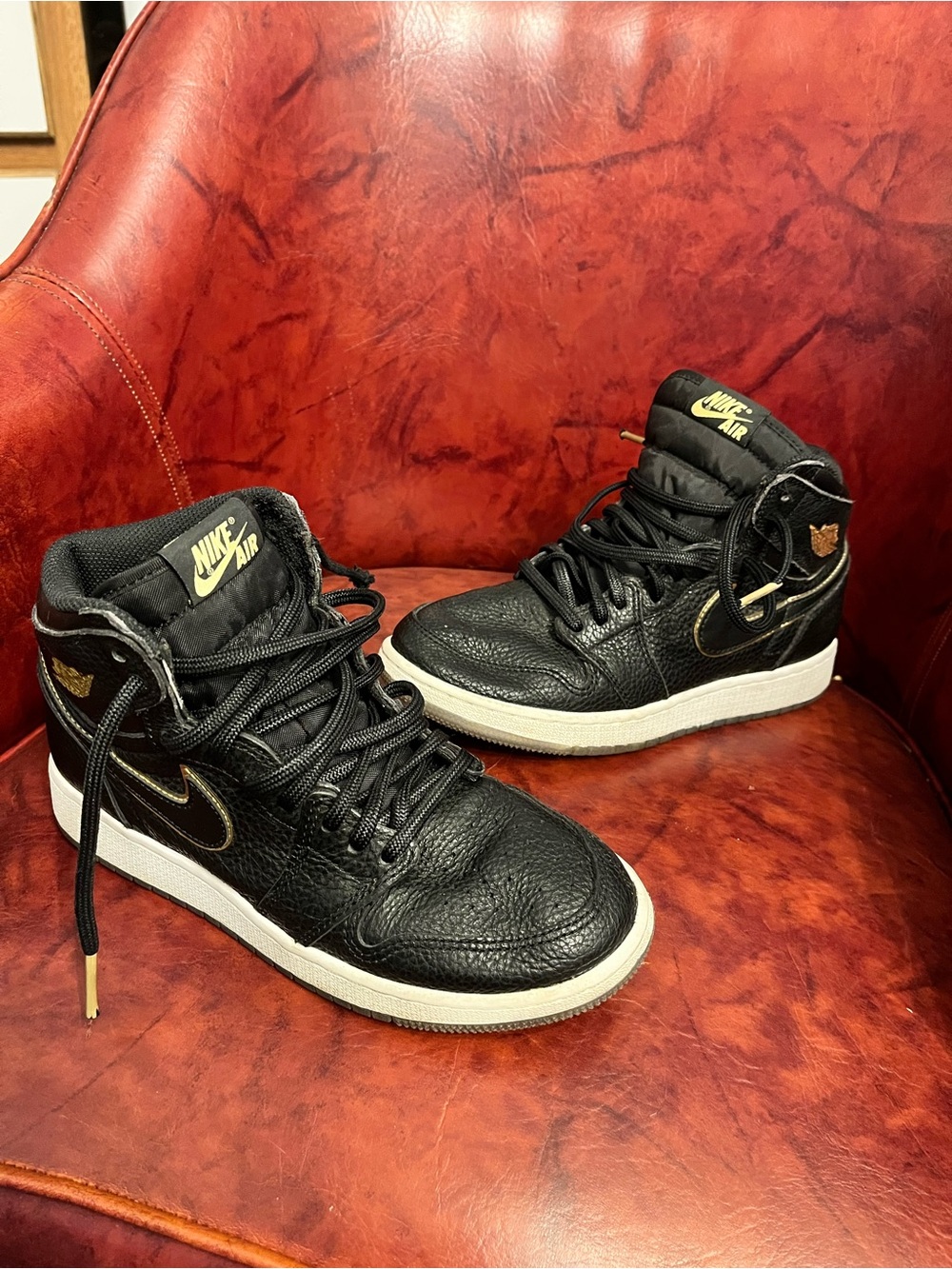Nike Air Jordan 1 Retro High OG “City of Flight” Sneakers